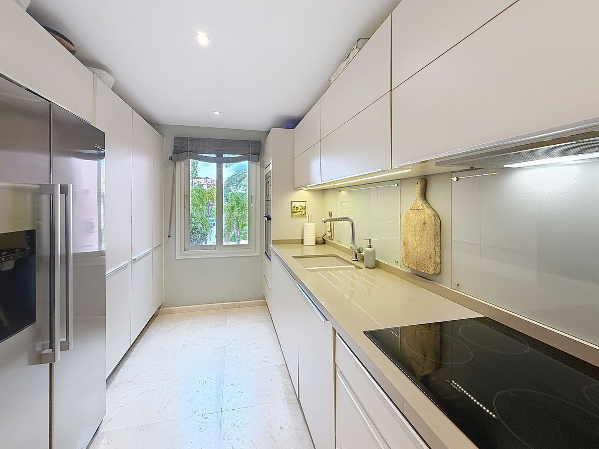 3 Bedroom Penthouse in Estepona - Фото 9