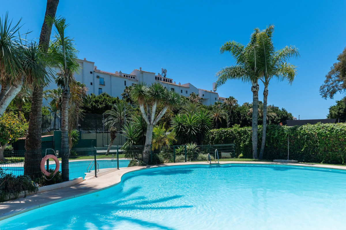 3 Bedroom Apartment in Marbella - Photo 30