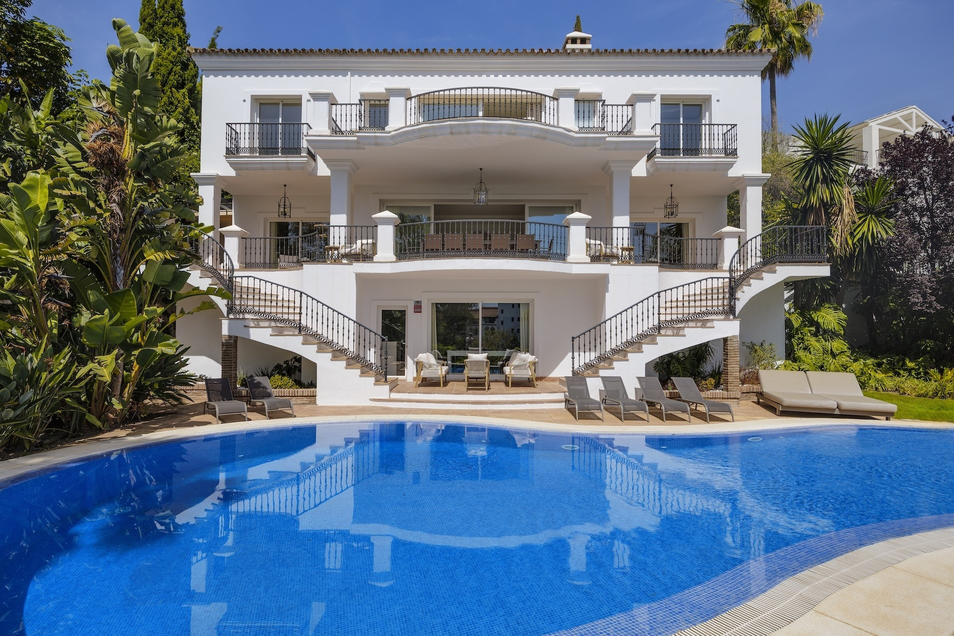 8 Bedroom Villa in Benahavís - Фото 2