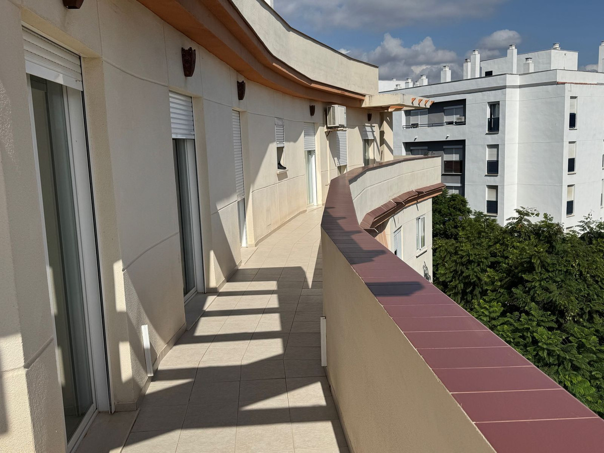 4 Bedroom Penthouse in Estepona - Foto 12