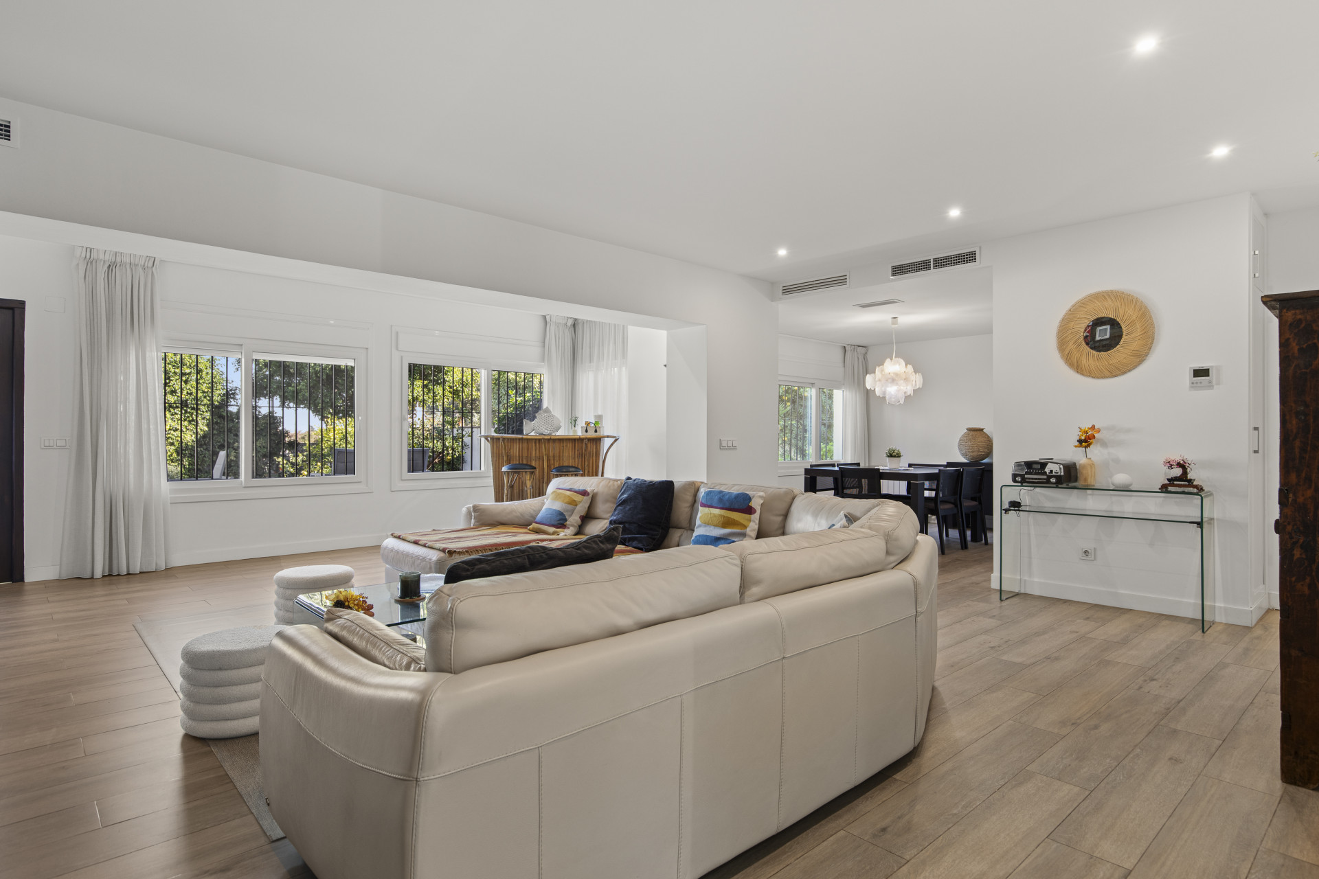 4 Bedroom Villa in San Pedro de Alcántara - Photo 4