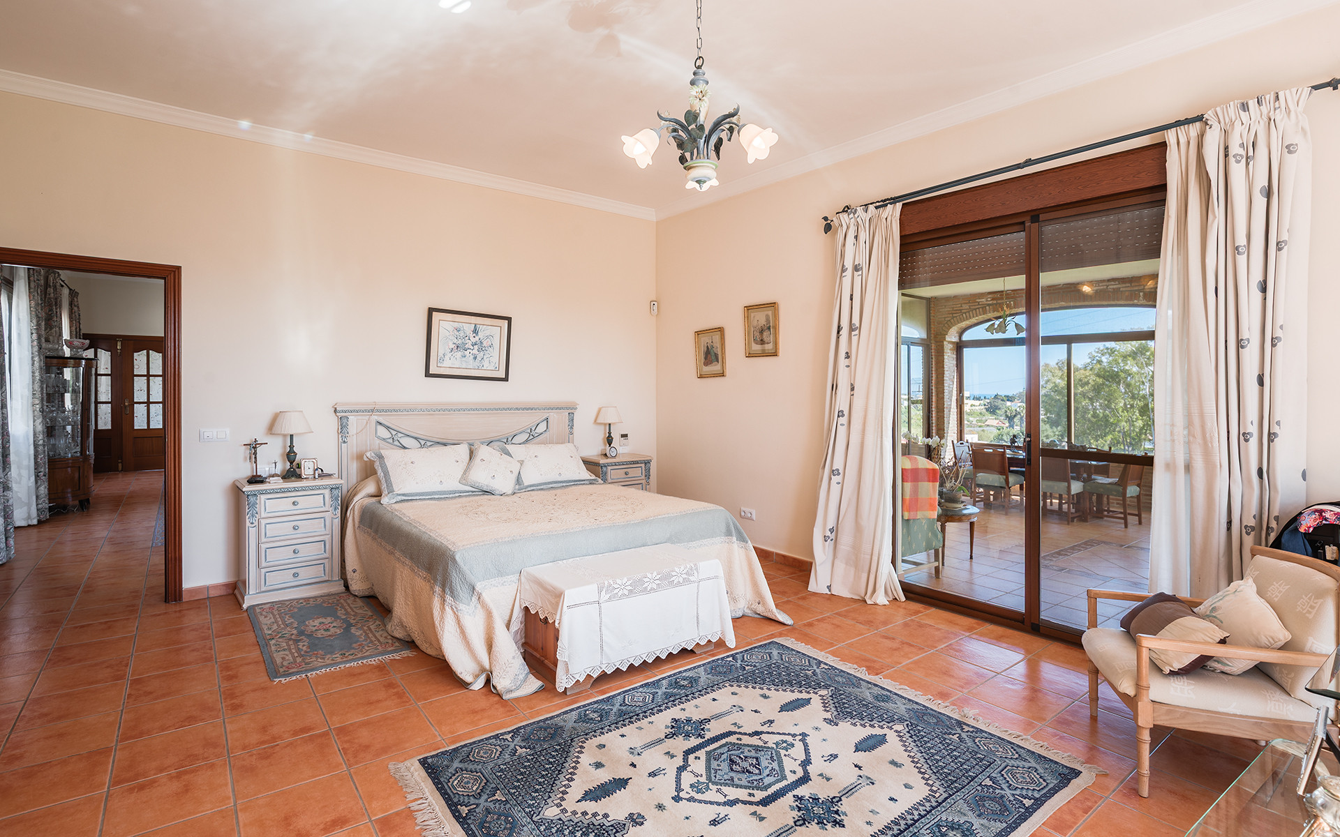 4 Bedroom Country house in Estepona - Photo 5