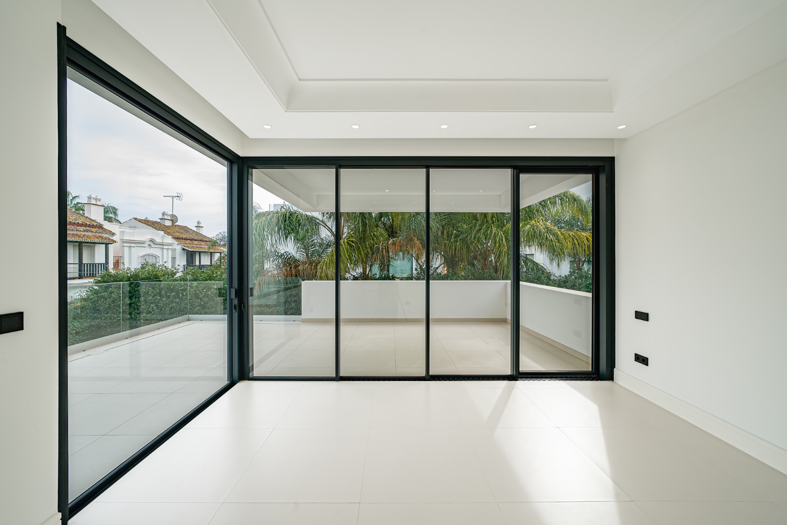 4 Bedroom Villa in Marbella - Photo 17