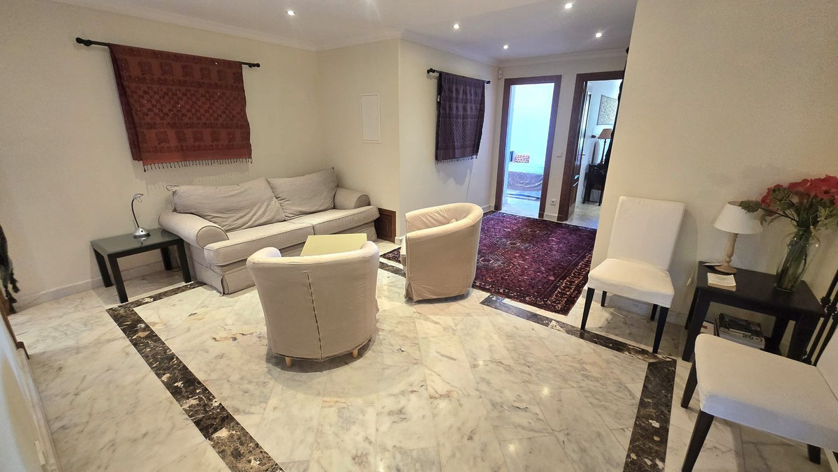7 Bedroom Villa in Marbella - Photo 42