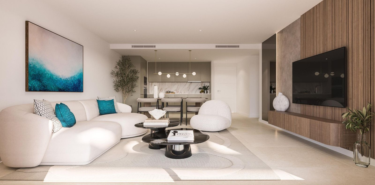 2 Bedroom Apartment in Estepona - Photo 5