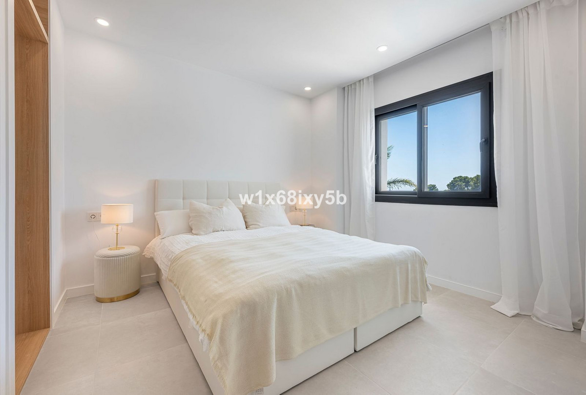 3 Bedroom Villa in Marbella - Photo 24