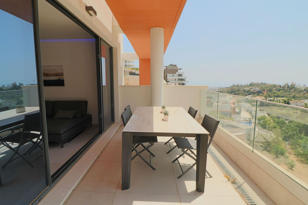 3 Bedroom Penthouse in Benahavís - Photo 4