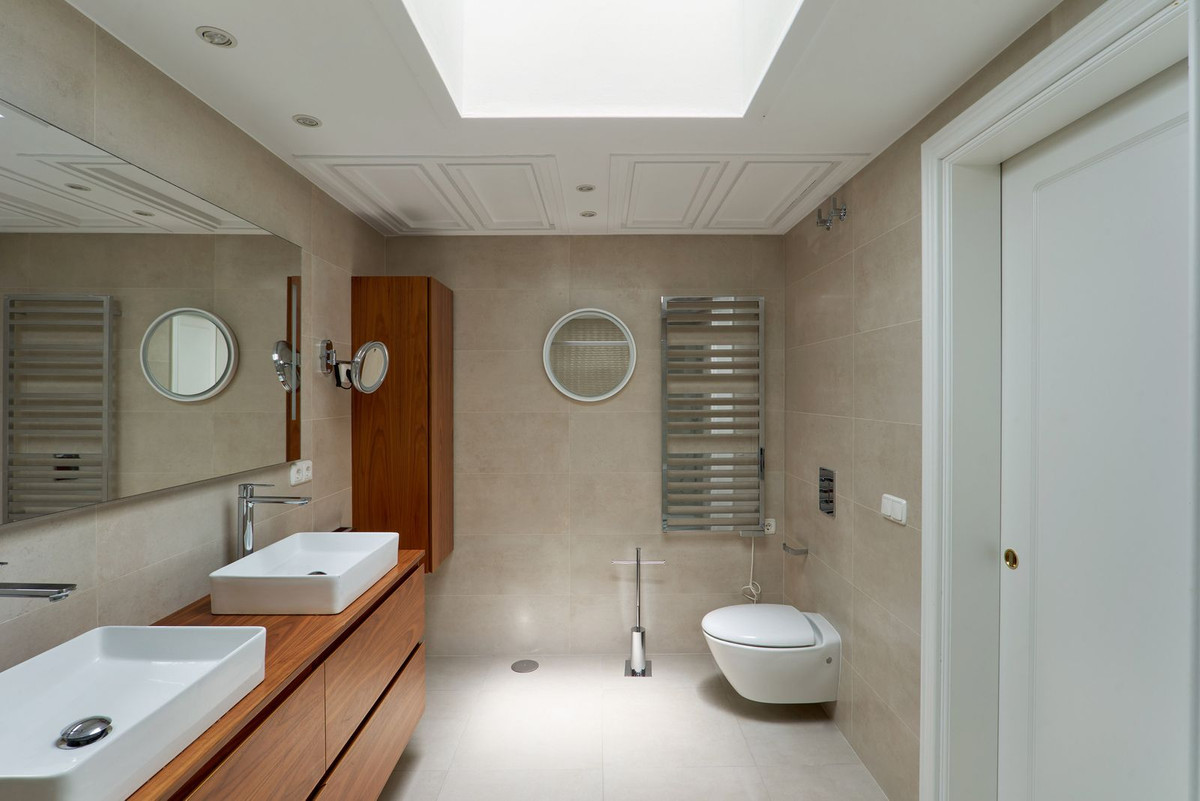 3 Bedroom Penthouse in Estepona - Photo 22