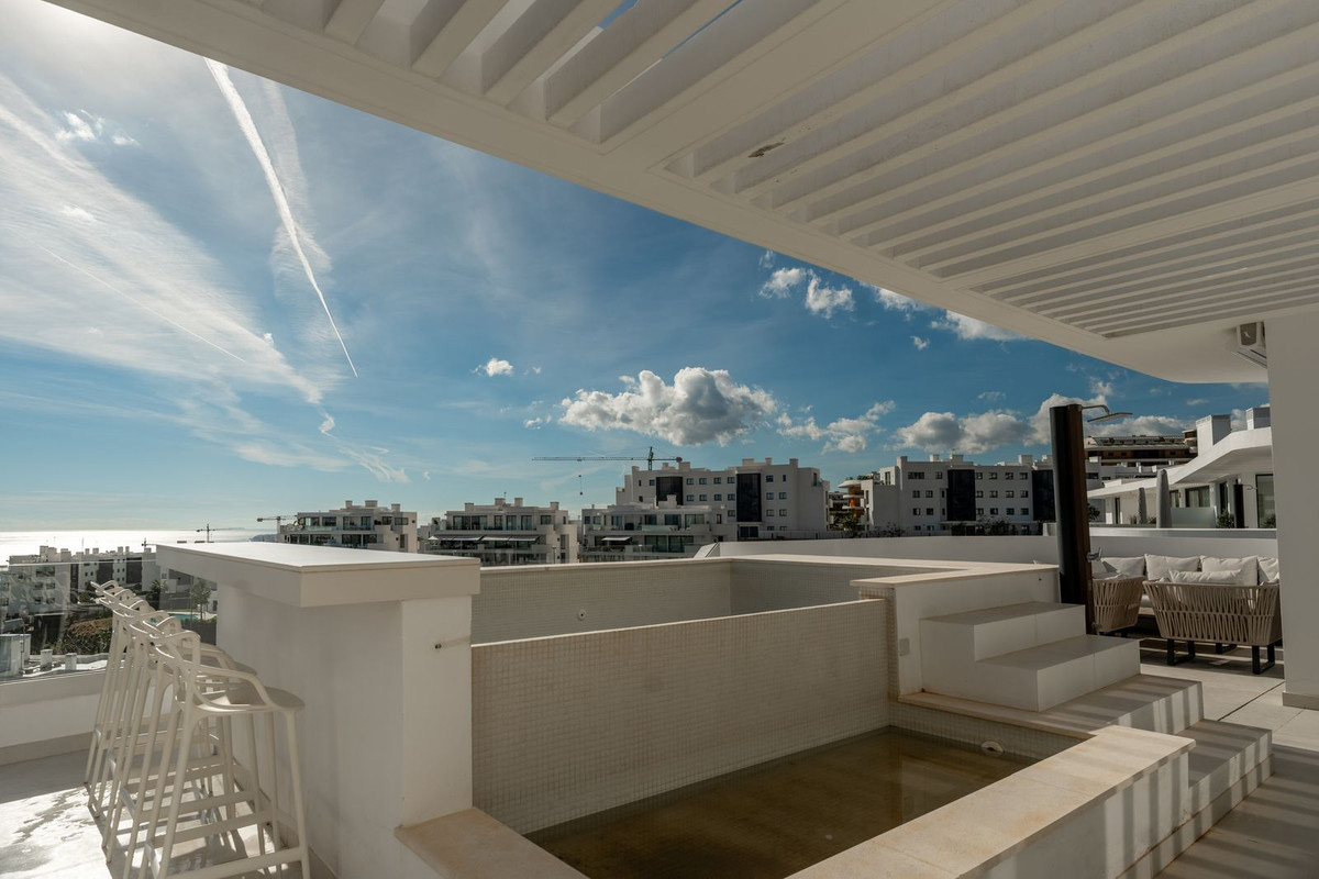 3 Bedroom Penthouse in Fuengirola - Photo 8