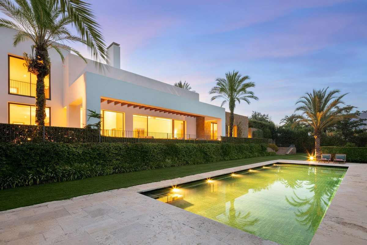 6 Bedroom Villa in Casares - Photo 23