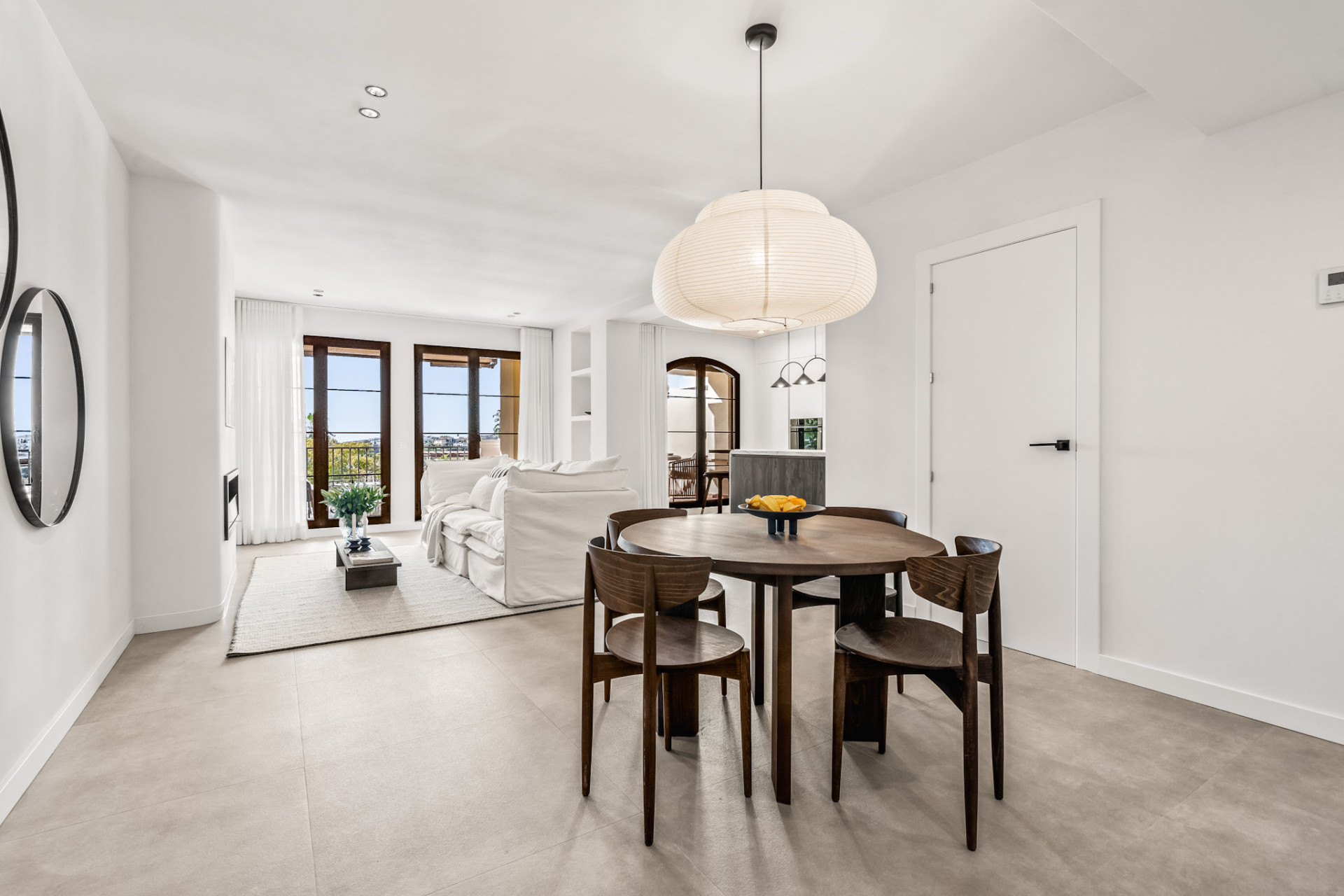 2 Bedroom Apartment in Estepona - Photo 4