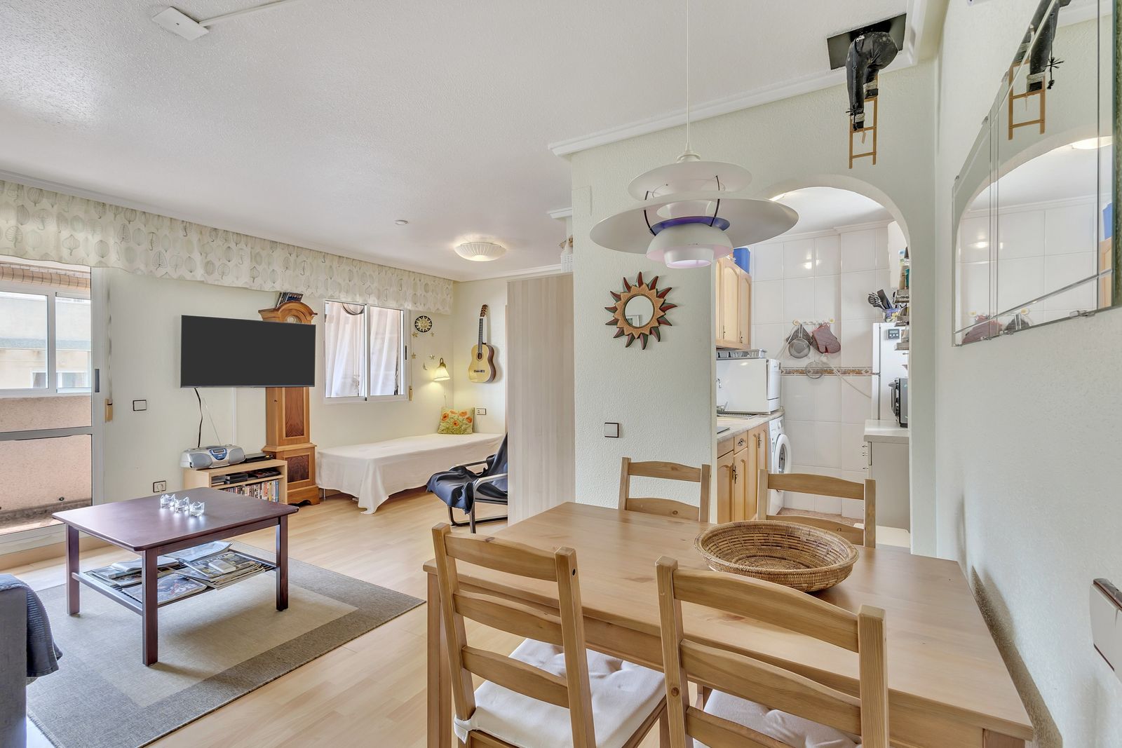 Apartamento com 1 quarto com piscina em Alicante, Espanha – Foto 5