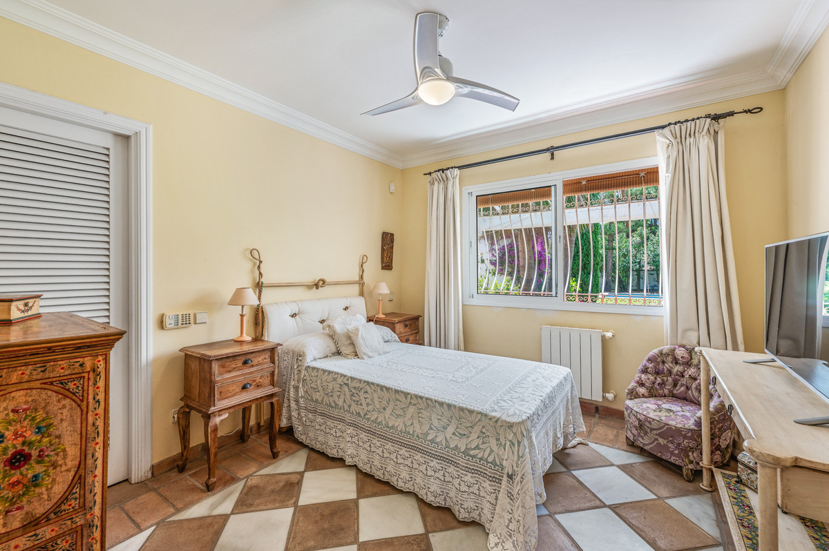 5 Bedroom Villa in San Pedro de Alcántara - Foto 14