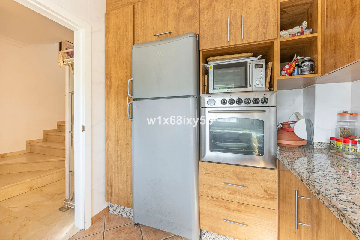 4 Bedroom Townhouse in San Pedro de Alcántara - Photo 10