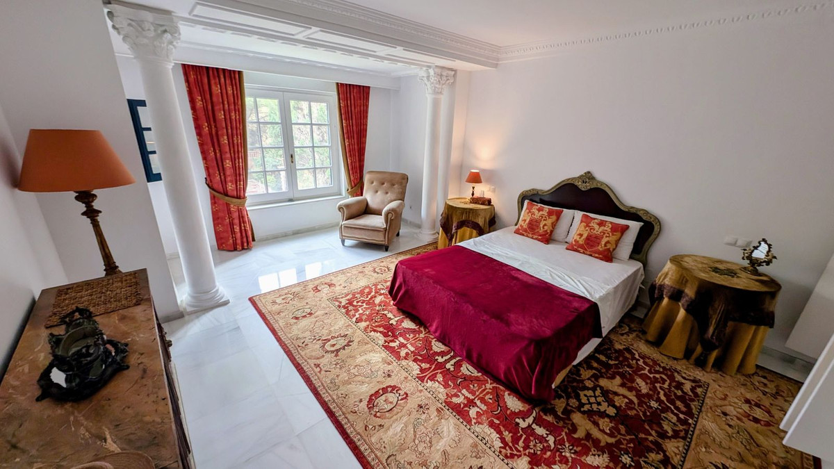 16 Bedroom Villa in Sotogrande - Photo 30