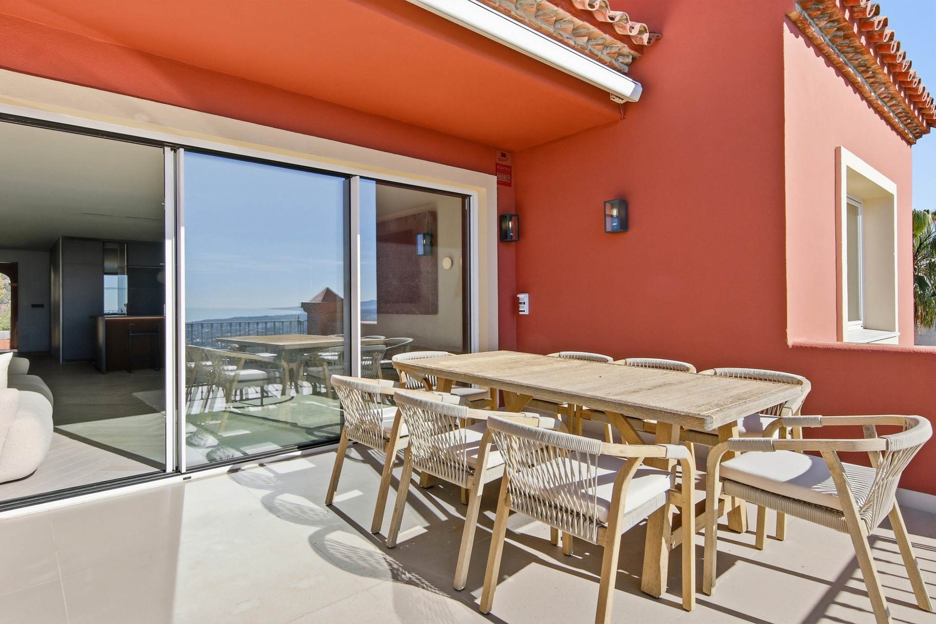 4 Bedroom Penthouse in Benahavís - Photo 7