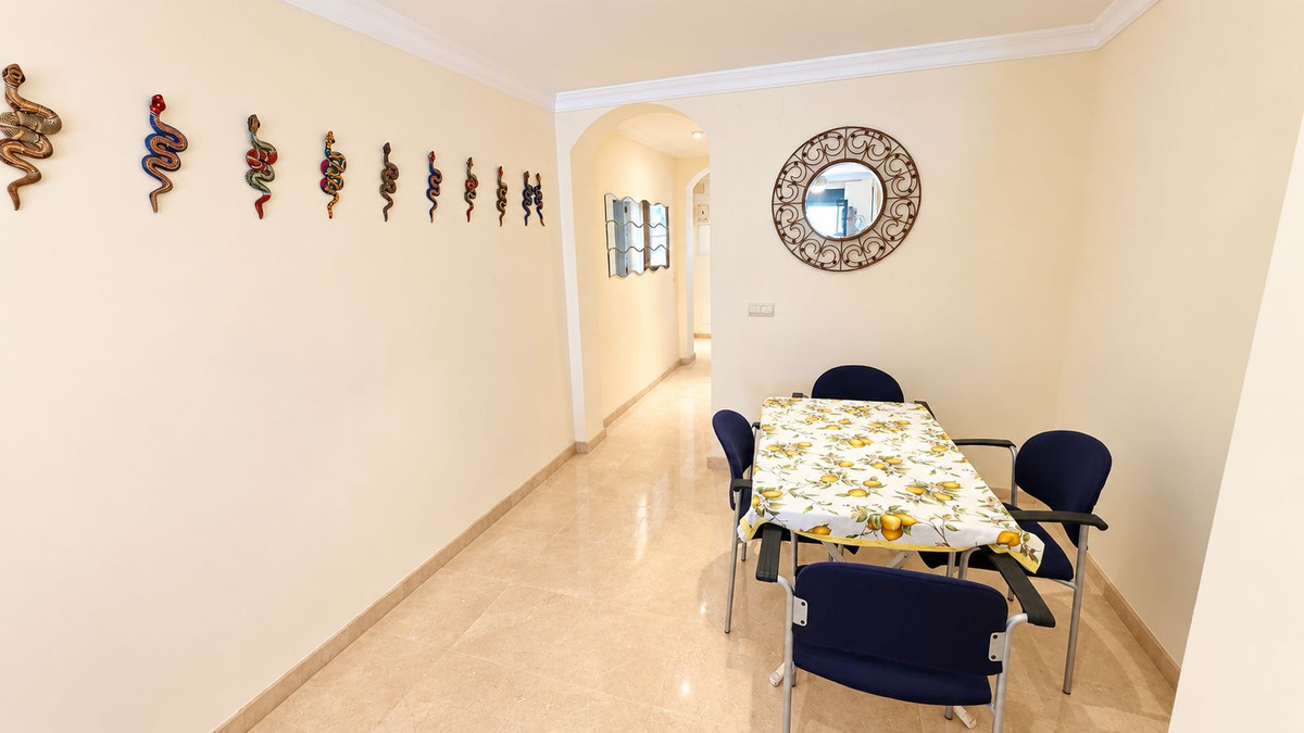 3 Bedroom Apartment in Estepona - Foto 10