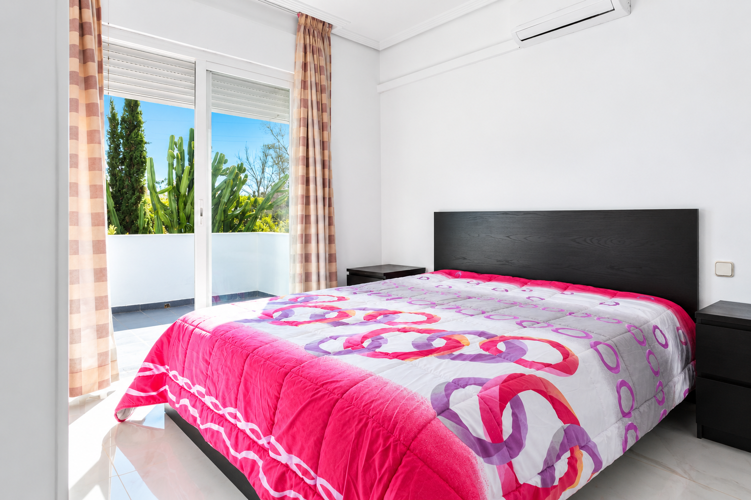 4 Bedroom Villa in Marbella - Photo 12