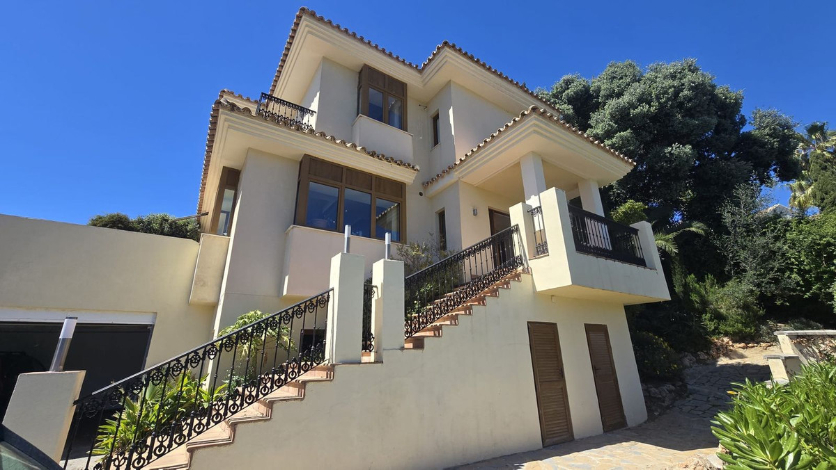 7 Bedroom Villa in Marbella - Photo 6