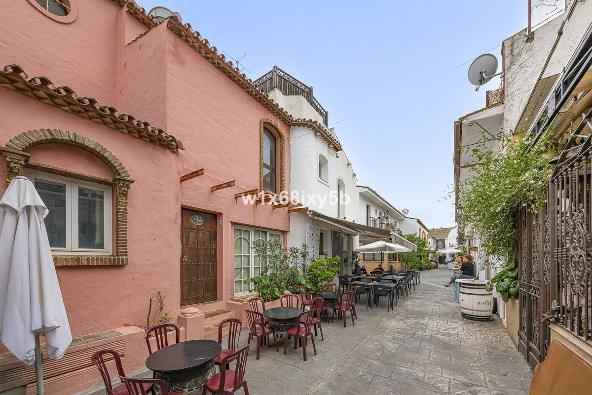 1 Bedroom Townhouse in Benahavís - Photo 15