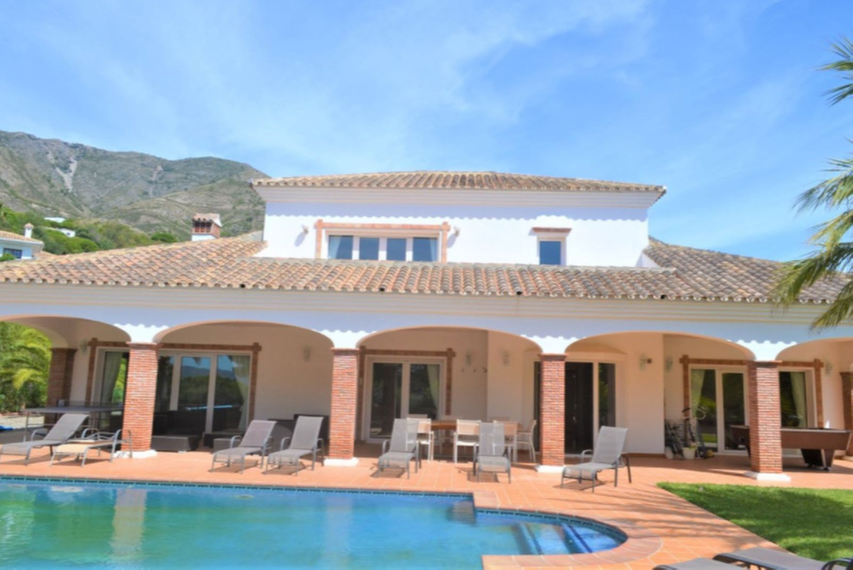 5 Bedroom Villa in Mijas - Photo 2