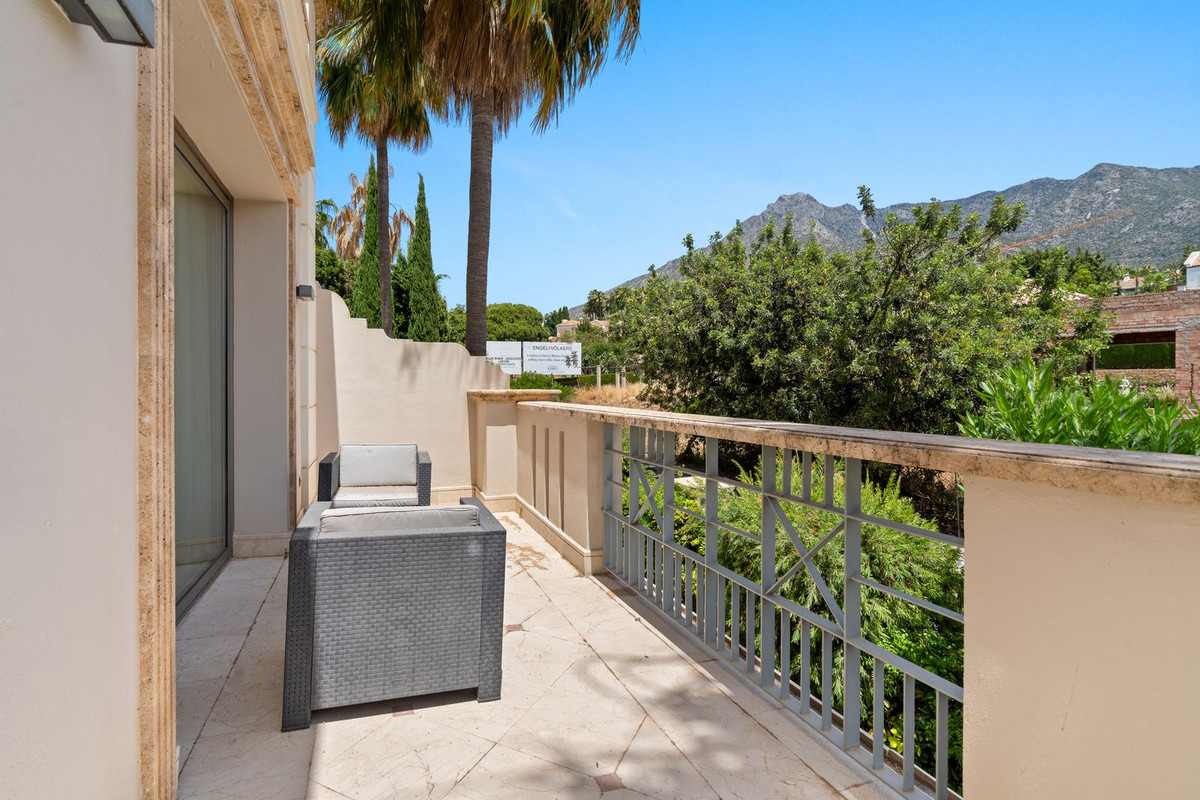 4 Bedroom Townhouse in Marbella - Photo 18