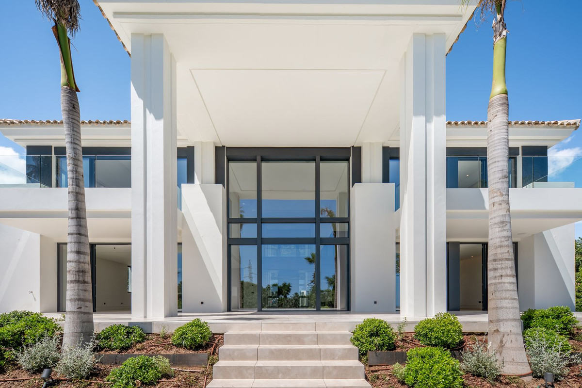 6 Bedroom Villa in Marbella - Photo 32