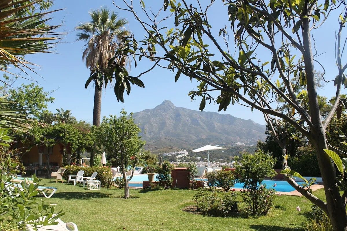 6 Bedroom Villa in Marbella - Photo 5