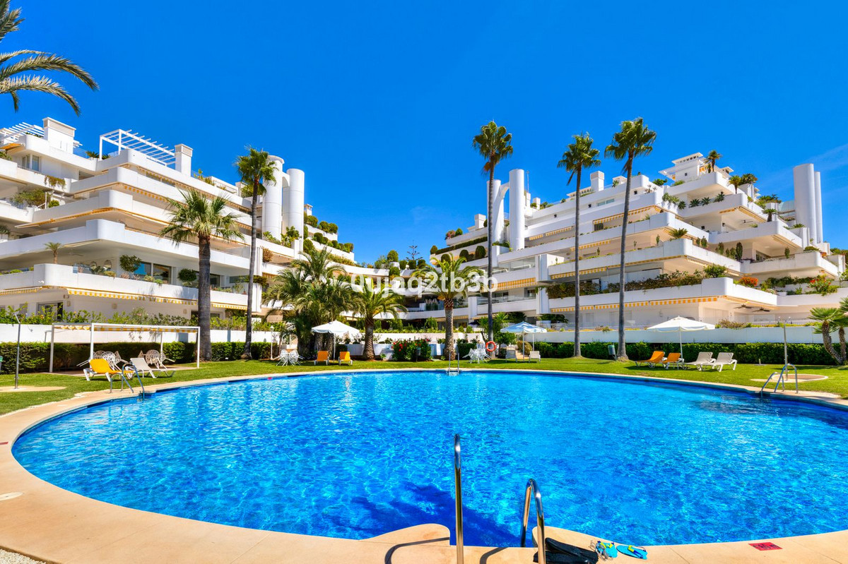 3 Bedroom Apartment in Marbella - Photo 31