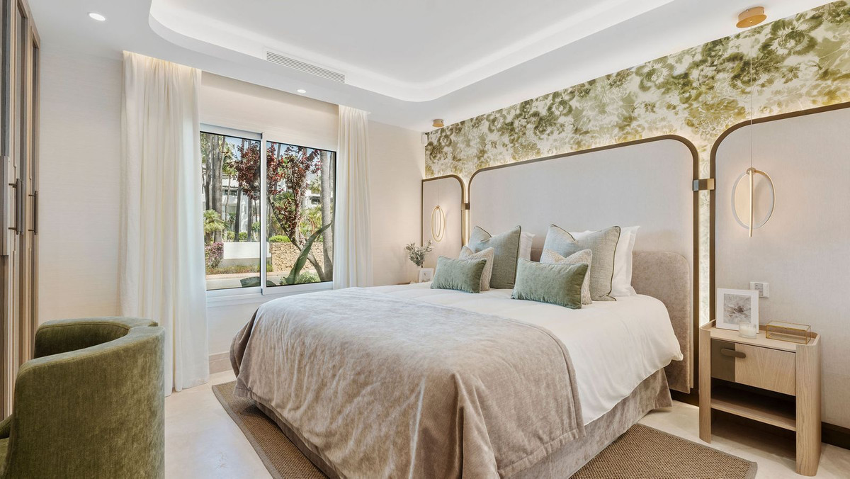 3 Bedroom Apartment in Marbella - Photo 14