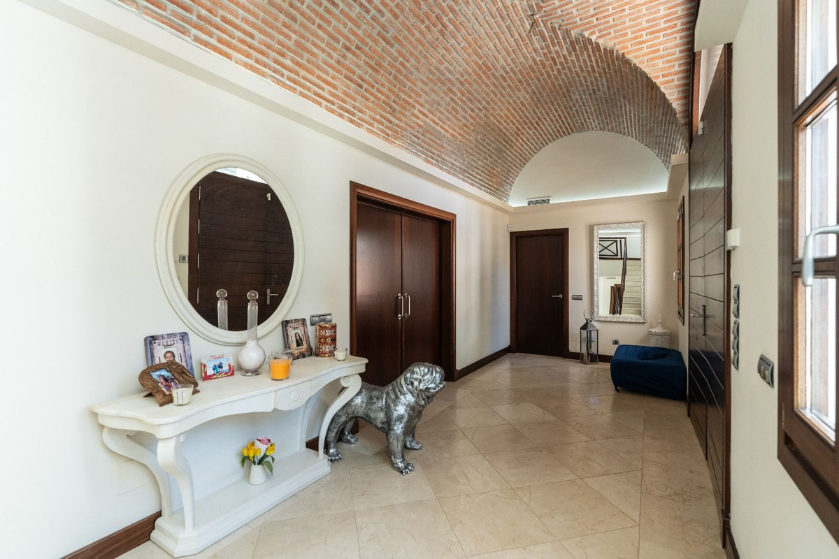 5 Bedroom Villa in Benahavís - Фото 17