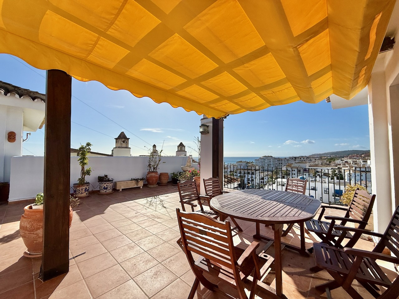 3 Bedroom Penthouse in La Duquesa - Photo 2