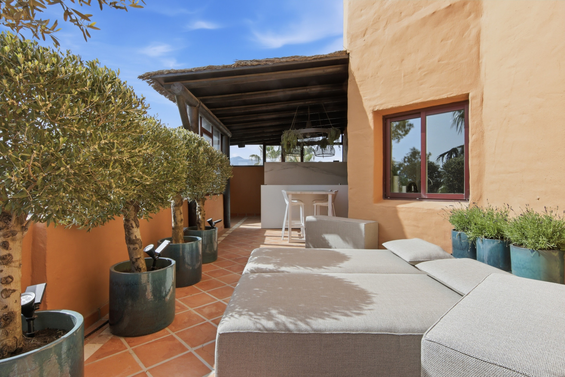 2 Bedroom Apartment in Estepona - Photo 12