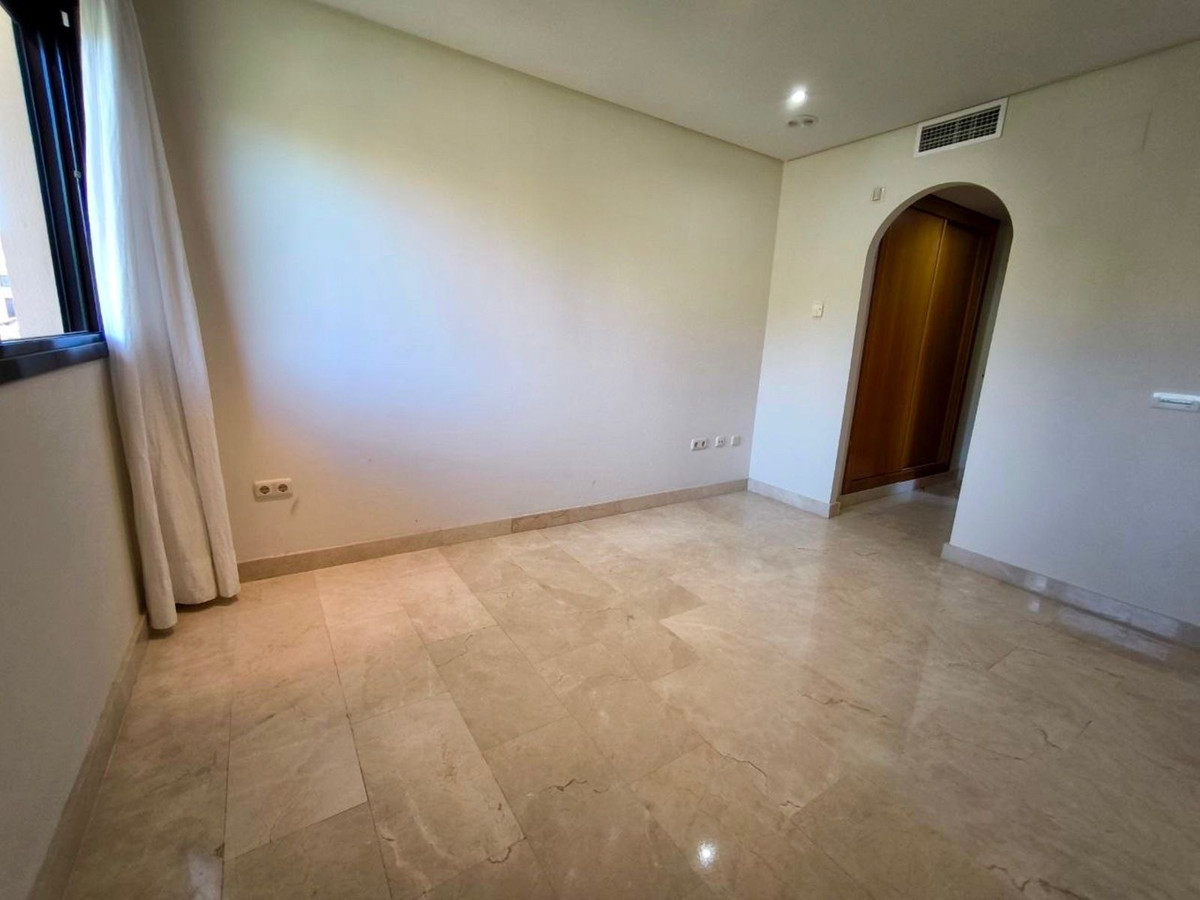 Piso de 2 dormitorios con piscina en Málaga – Foto 14