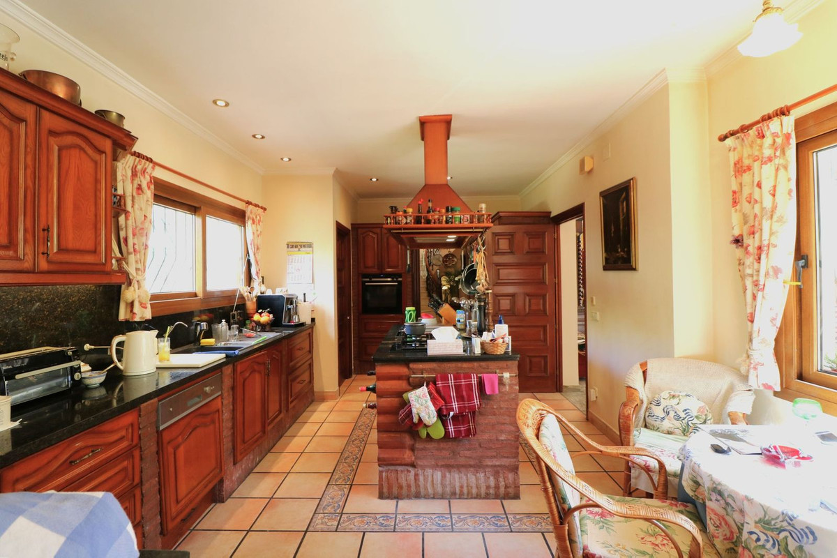 6 Bedroom Villa in Estepona - Foto 14