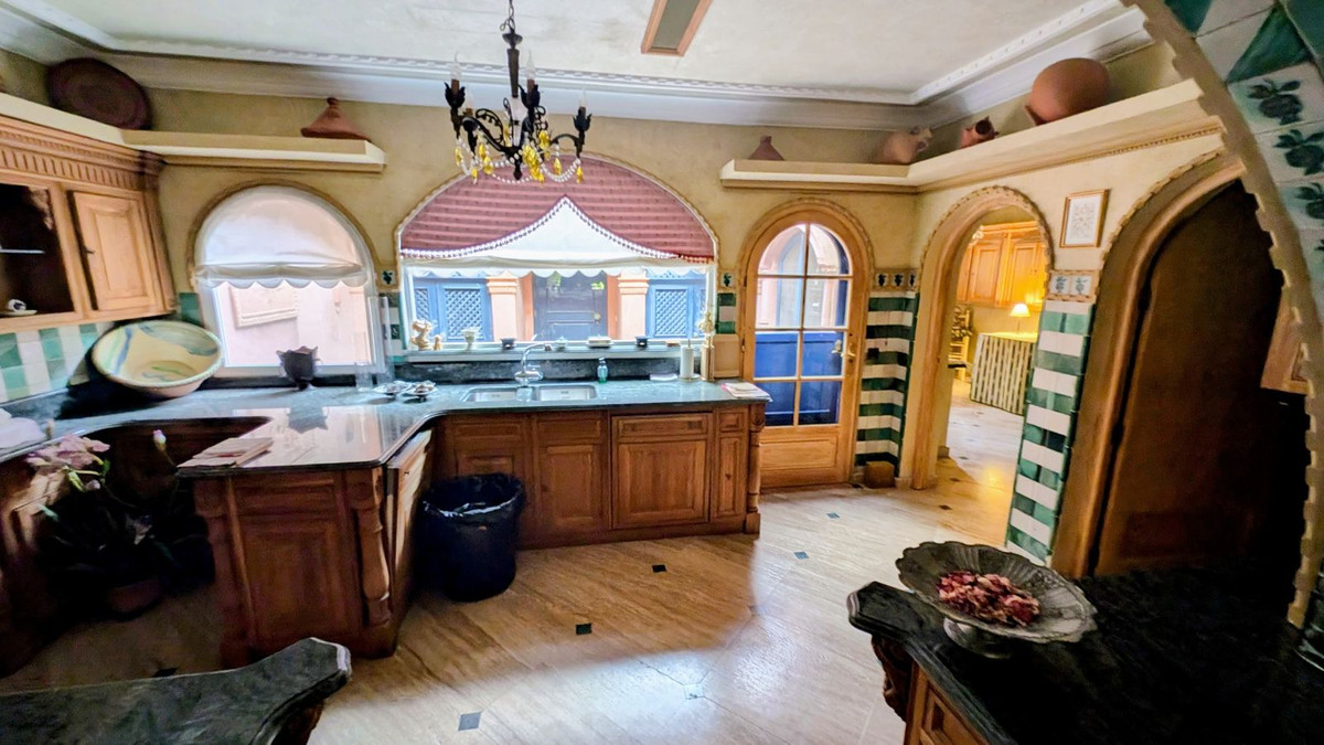 16 Bedroom Villa in Sotogrande - Photo 22