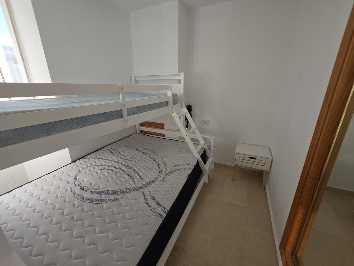 2 Bedroom Apartment in Fuengirola - Photo 15