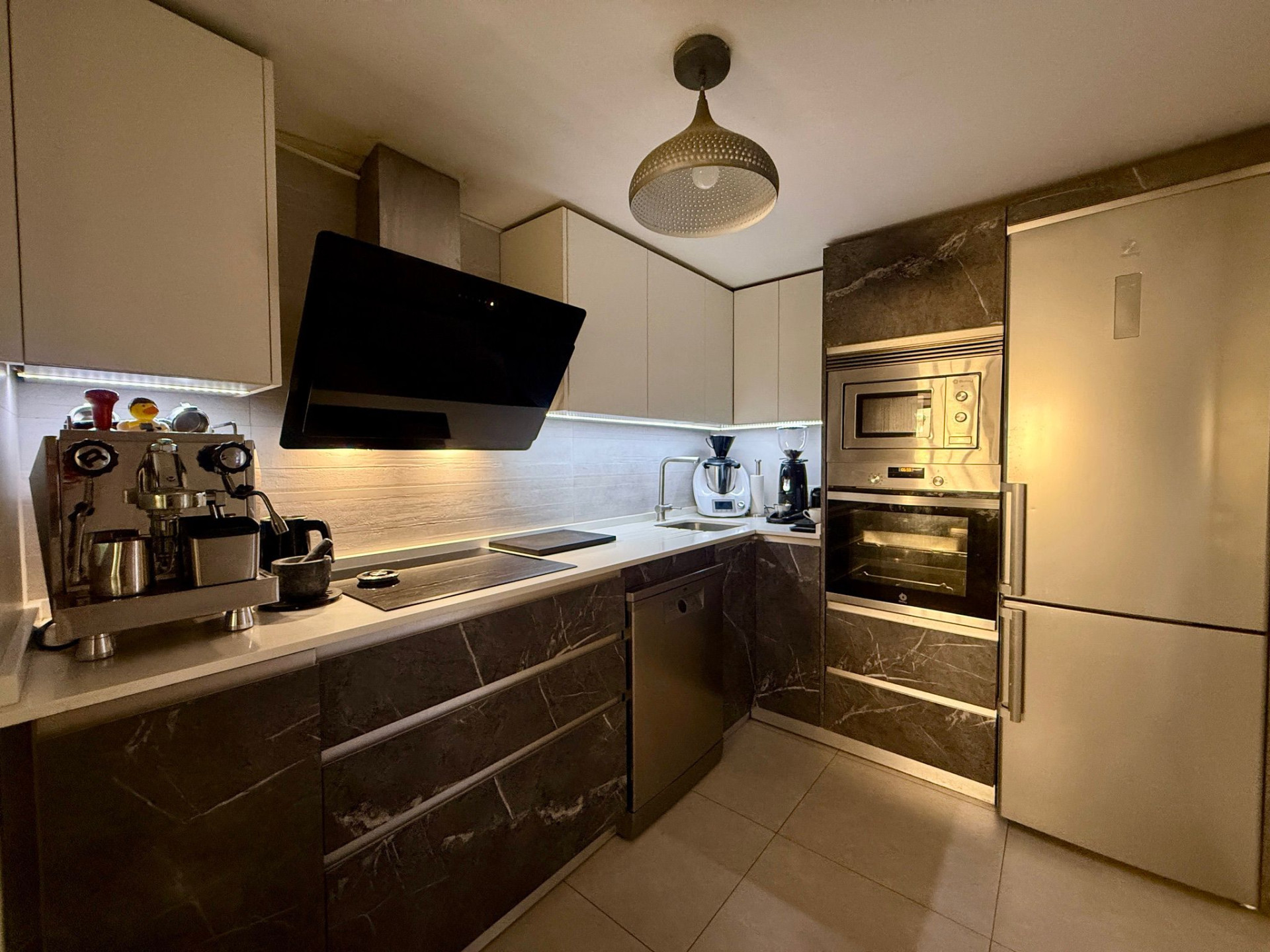 2 Bedroom Apartment in Mijas - Photo 13