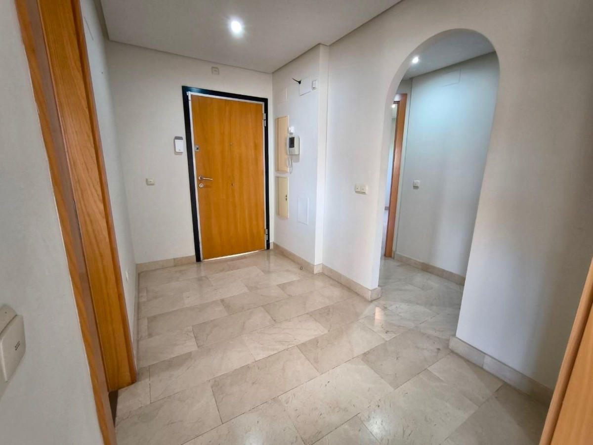 Piso de 2 dormitorios con piscina en Málaga – Foto 30