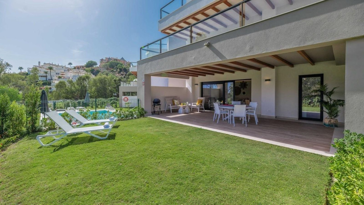 3 Bedroom Apartment in Marbella - Photo 4