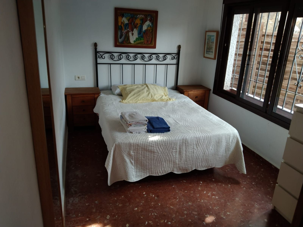 4 Bedroom Villa in Málaga - Photo 10