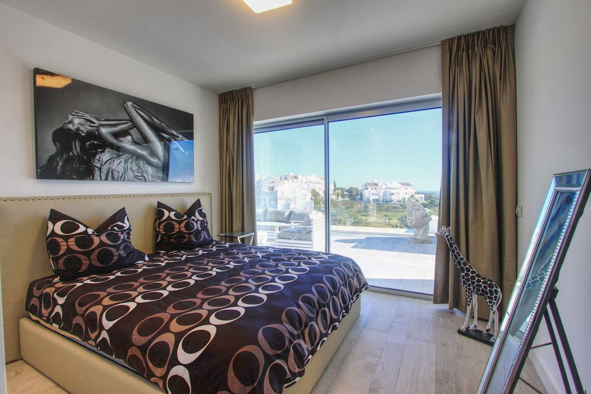 3 Bedroom Penthouse in Casares - Photo 13