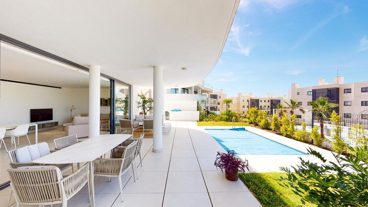 3 Bedroom Apartment in Fuengirola - Photo 4