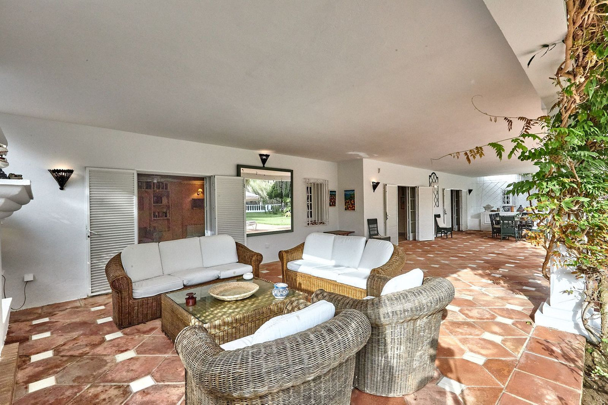 7 Bedroom Villa in San Pedro de Alcántara - Photo 15