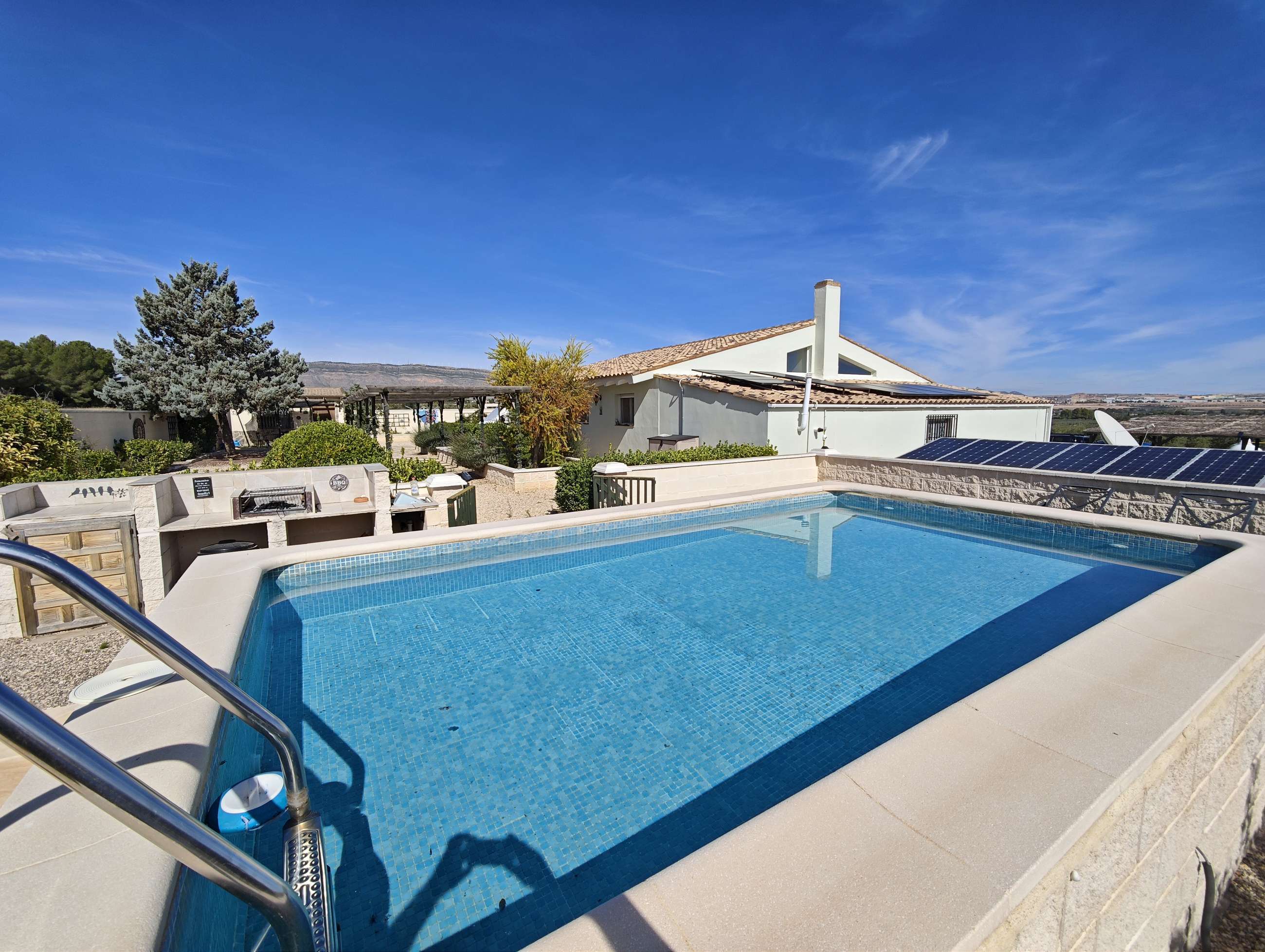 4-bedroom villa with pool in Albacete, Spain – Photo 3