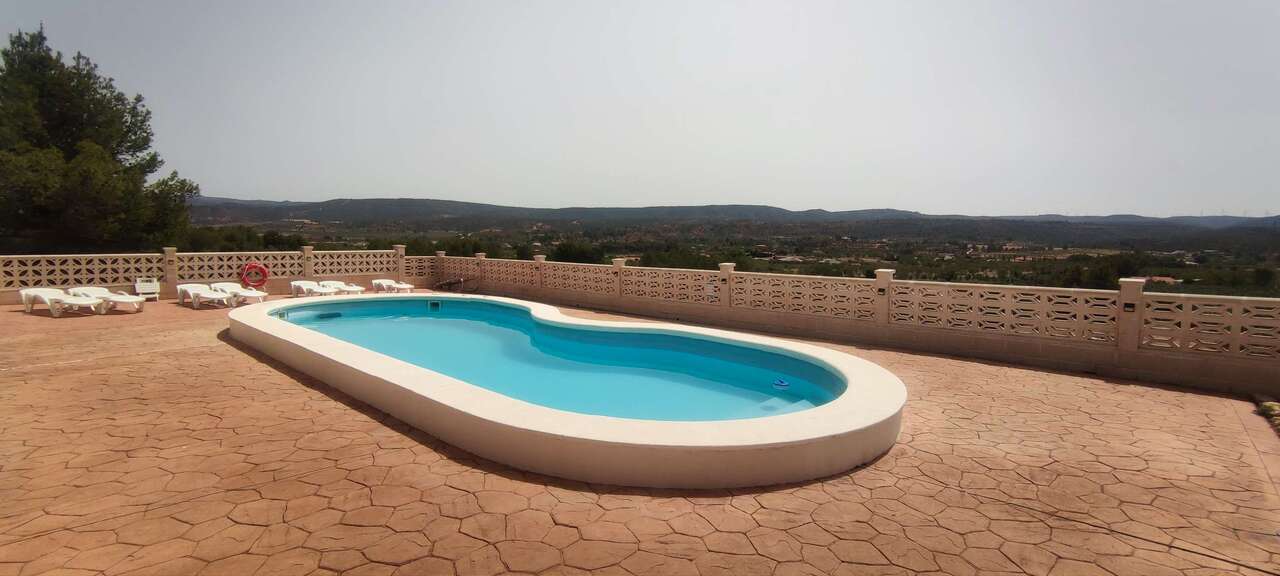 Local con piscina en Valencia – Foto 15