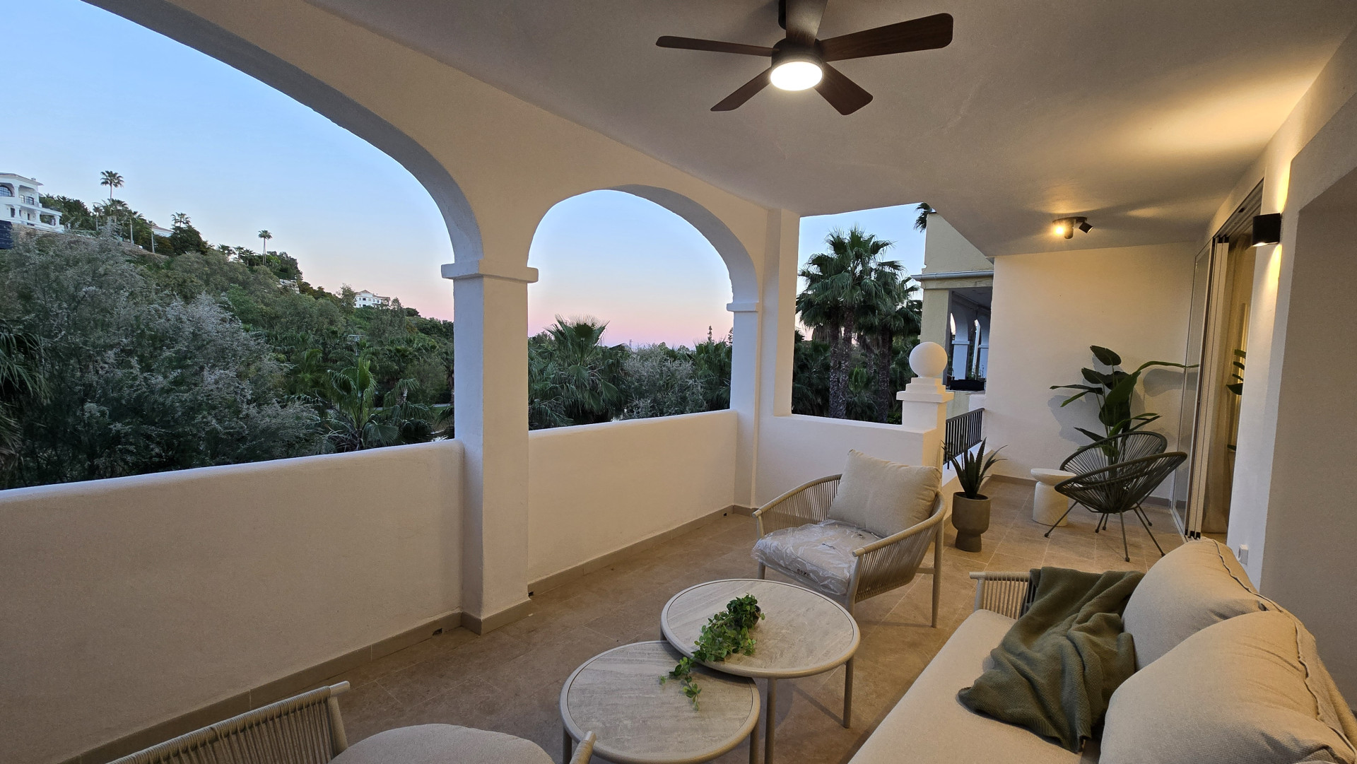 3 Bedroom Apartment in Benahavís - Photo 26