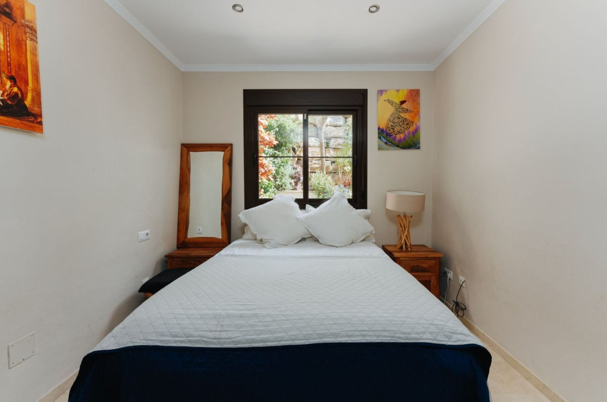 6 Bedroom Villa in Istán - Photo 26