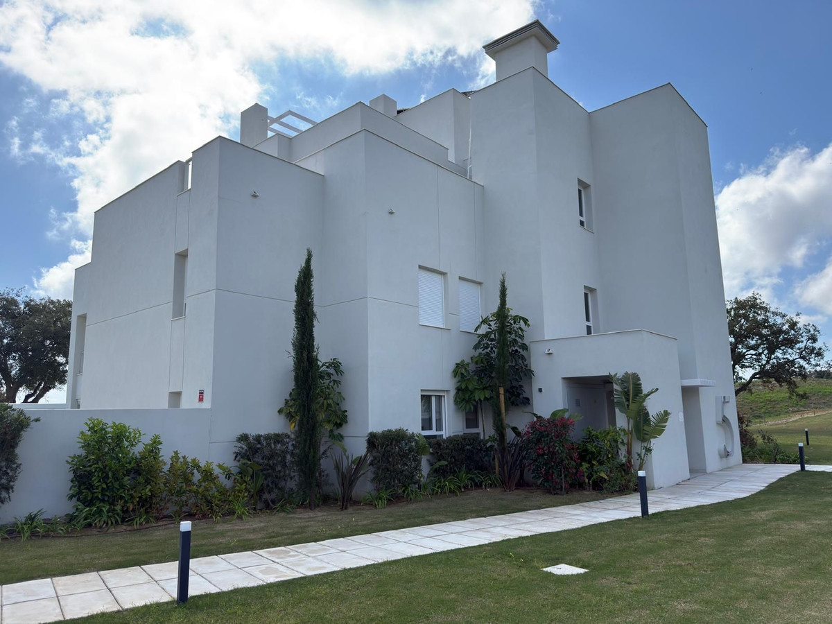 3 Bedroom Apartment in San Roque - Photo 31