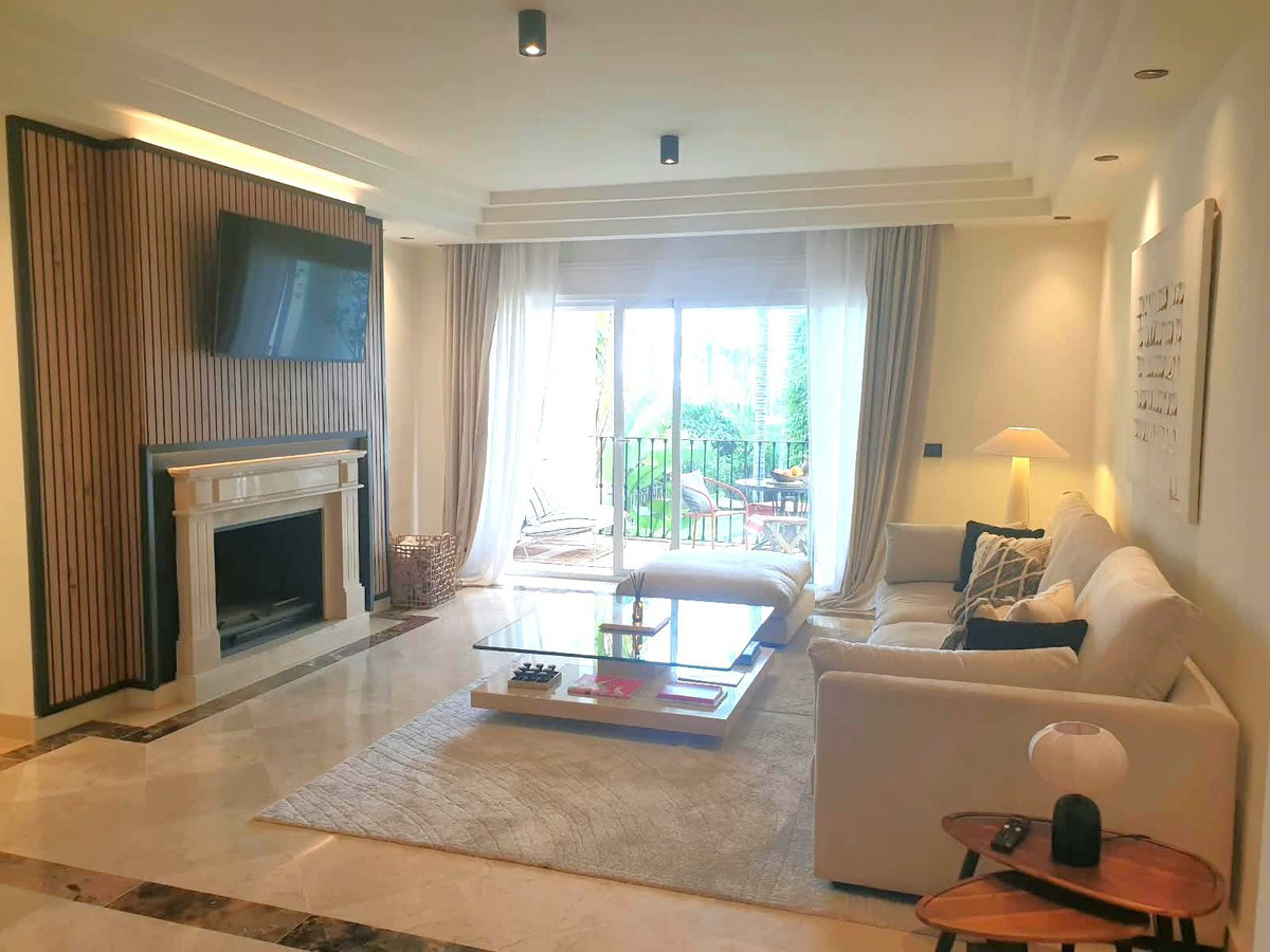 3 Bedroom Apartment in Marbella - Photo 5